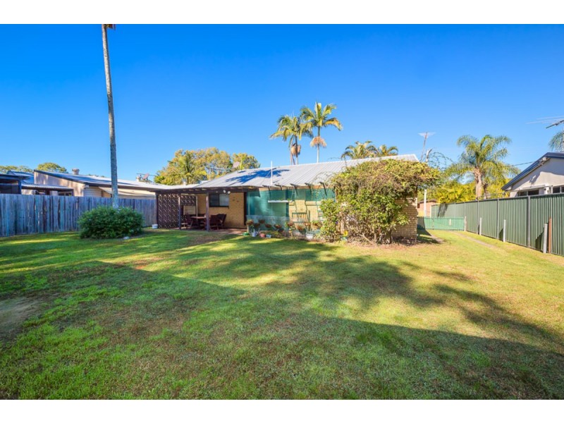 15 Whiting Street, Beachmere QLD 4510