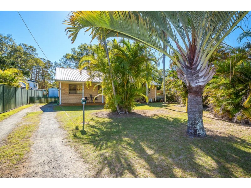 15 Whiting Street, Beachmere QLD 4510