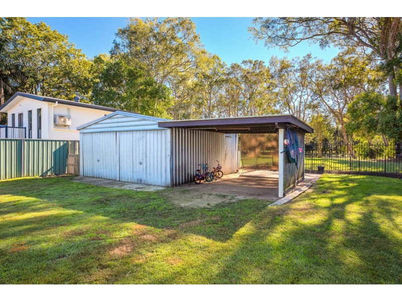 15 Whiting Street, Beachmere QLD 4510
