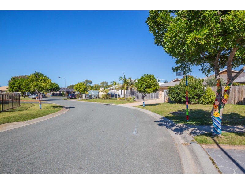 8 Dixon Court, Beachmere QLD 4510