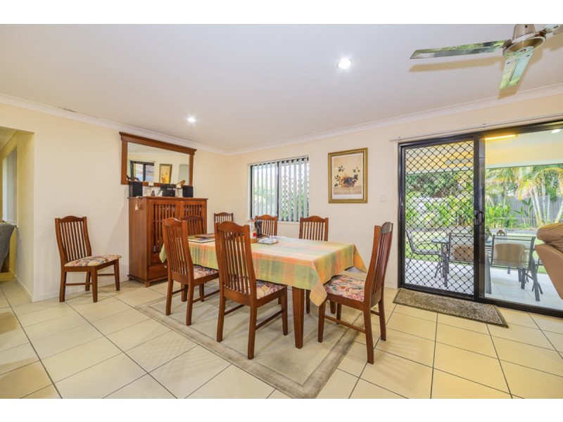 8 Dixon Court, Beachmere QLD 4510