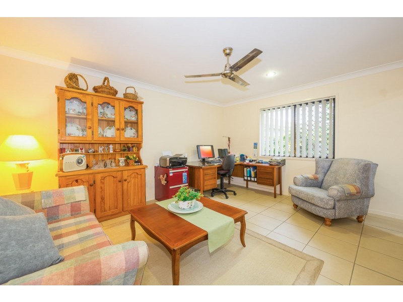 8 Dixon Court, Beachmere QLD 4510