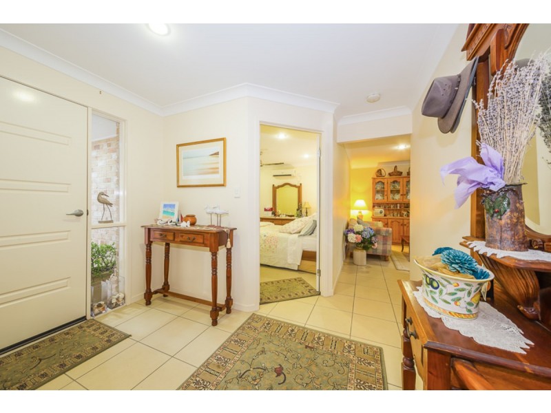 8 Dixon Court, Beachmere QLD 4510