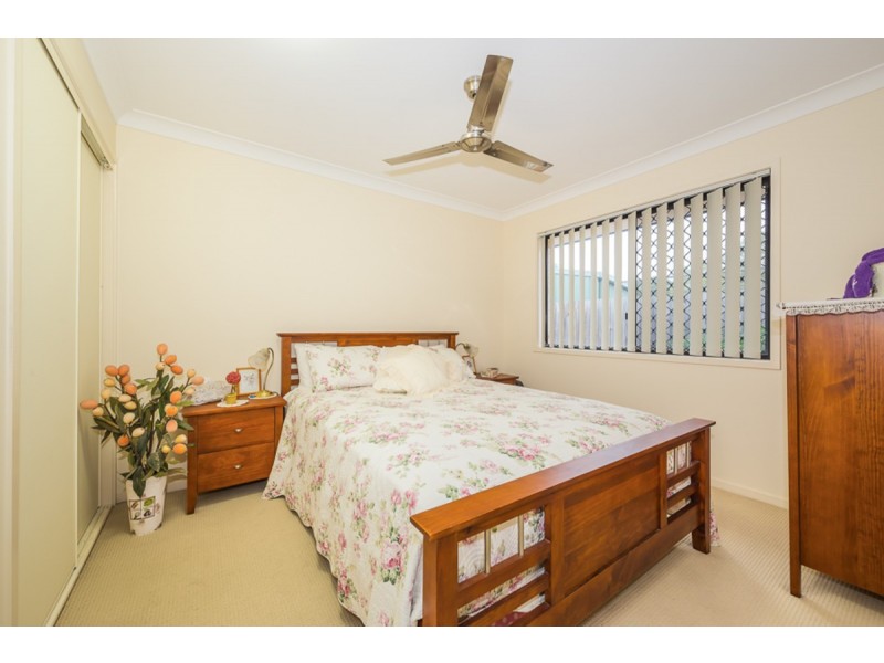 8 Dixon Court, Beachmere QLD 4510