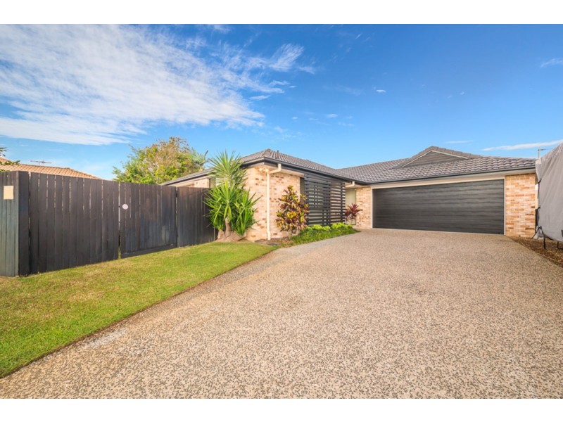 8 Dixon Court, Beachmere QLD 4510