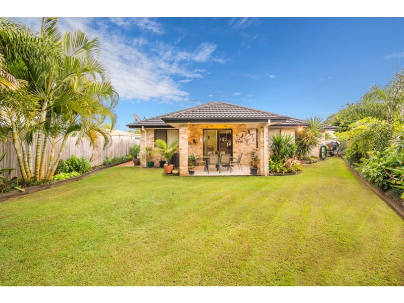8 Dixon Court, Beachmere QLD 4510