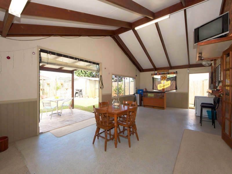 73 Moreton Tce, Beachmere QLD 4510