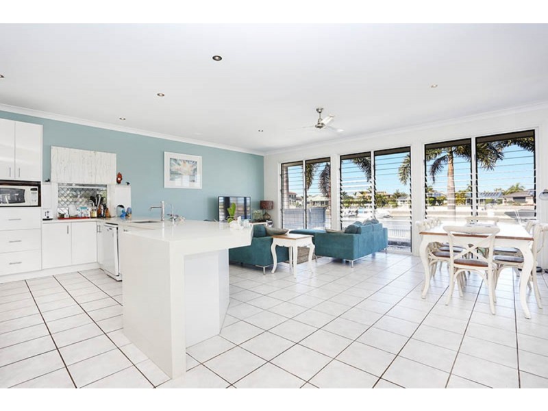15 Tasman Court, Banksia Beach QLD 4507