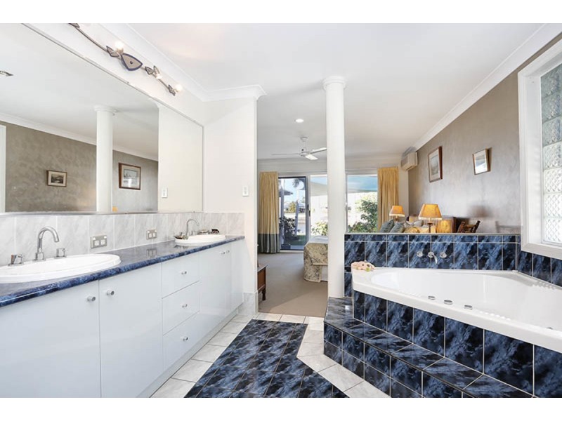 15 Tasman Court, Banksia Beach QLD 4507