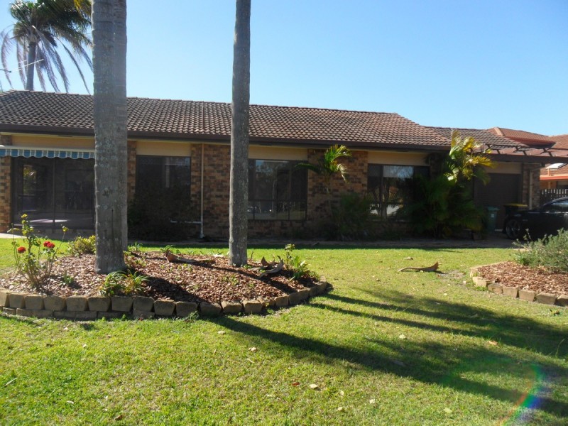 1 Elizabeth Batts Court, Banksia Beach QLD 4507