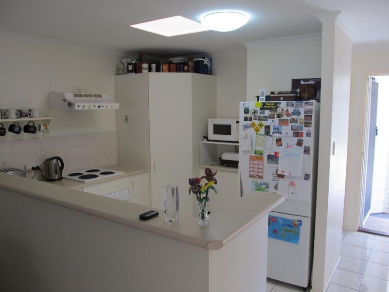 2/8 Dianthus Avenue, Bribie Island QLD 4507