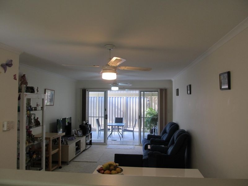 2/8 Dianthus Avenue, Bribie Island QLD 4507