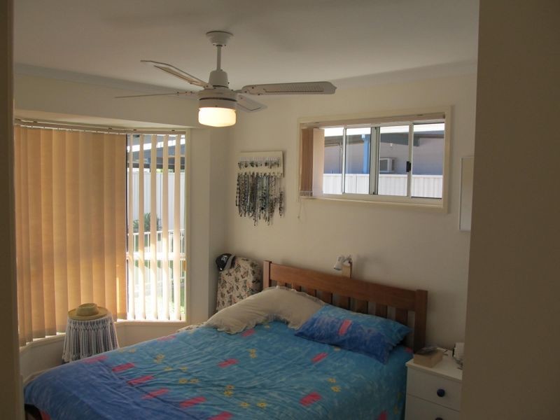 2/8 Dianthus Avenue, Bribie Island QLD 4507