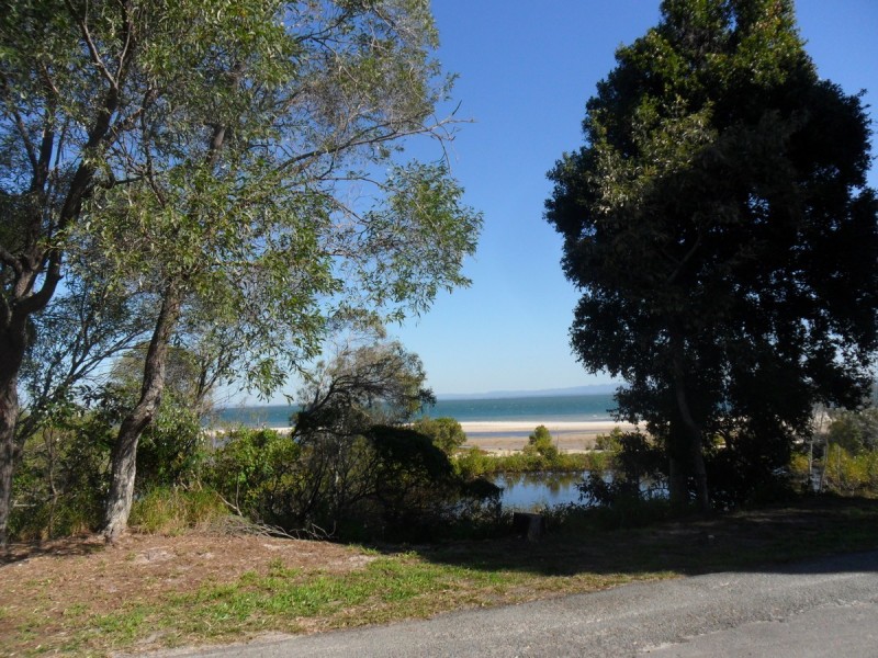 15 The Boulevarde, Bongaree QLD 4507