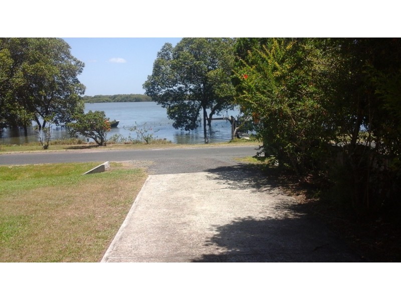 12 Timothy Esplanade, Beachmere QLD 4510