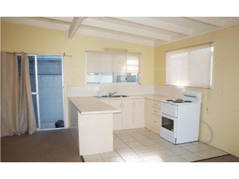 2/19 Winston Drive, Bongaree QLD 4507