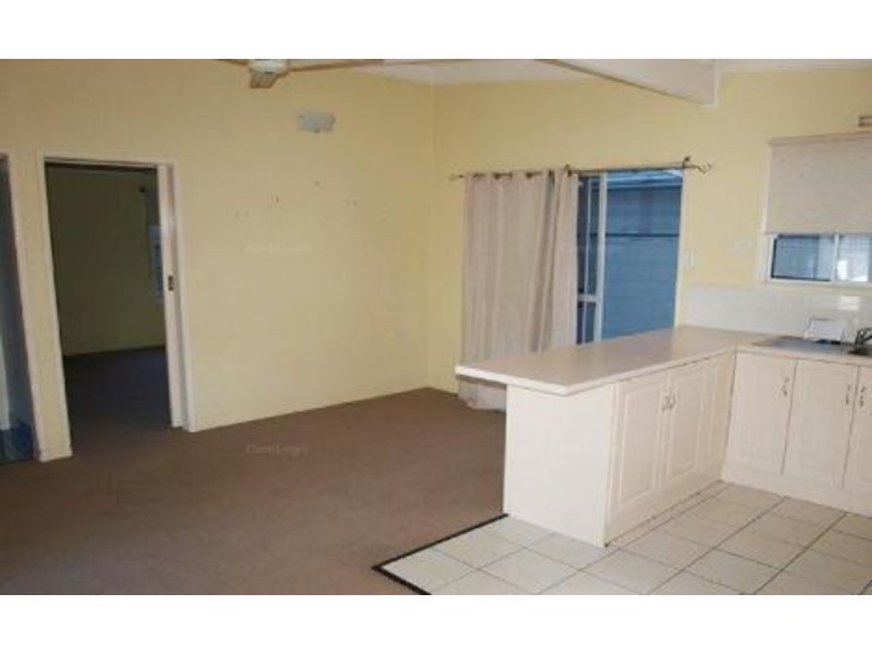 2/19 Winston Drive, Bongaree QLD 4507