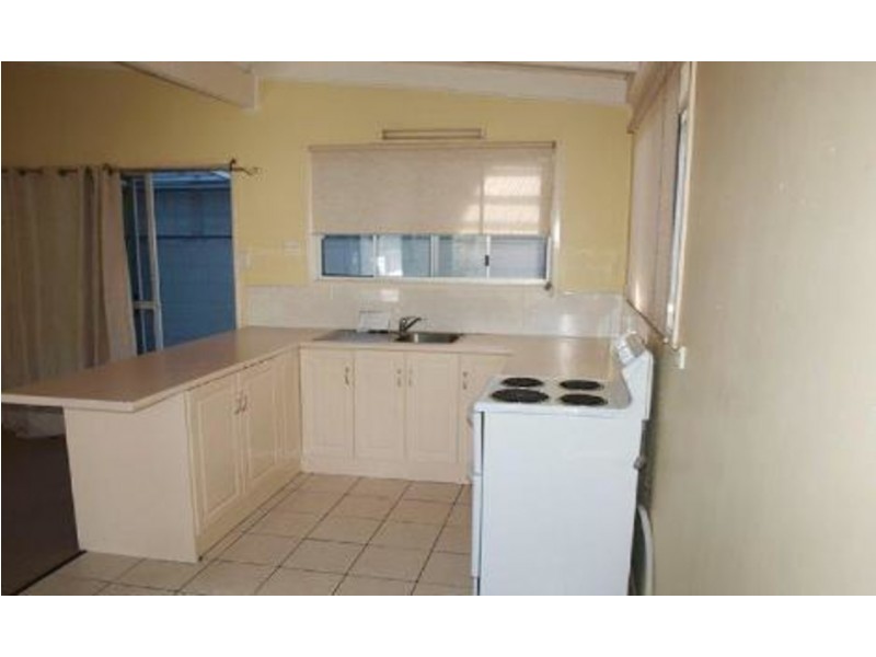 2/19 Winston Drive, Bongaree QLD 4507