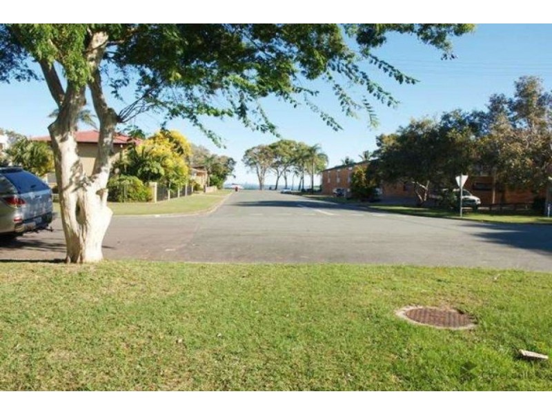 2/19 Winston Drive, Bongaree QLD 4507