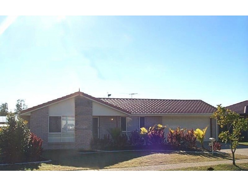 180 Bestmann Road East, Sandstone Point QLD 4511
