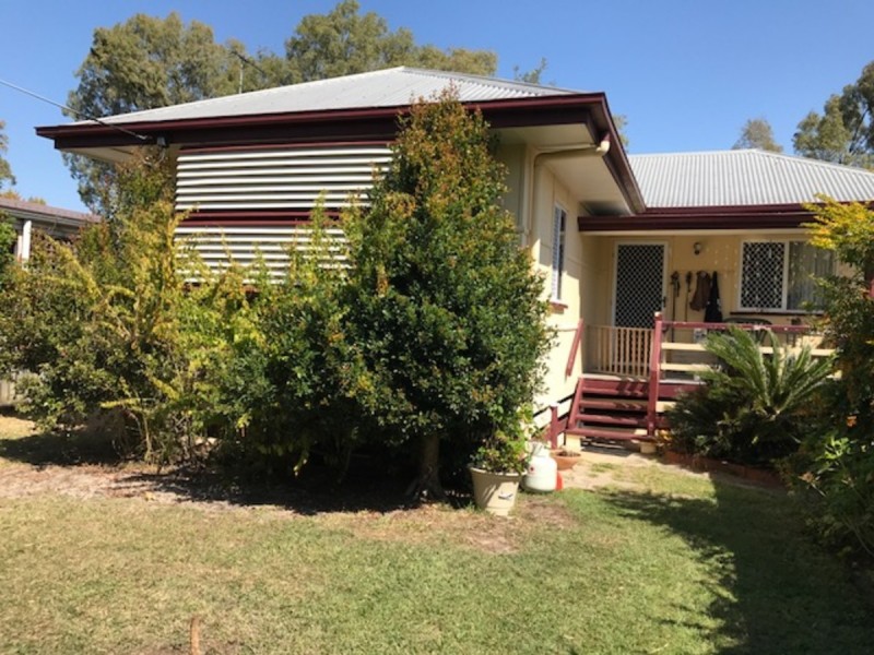 10 Lalroy Street, Beachmere QLD 4510