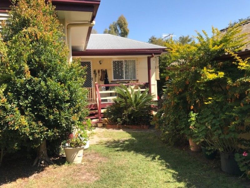 10 Lalroy Street, Beachmere QLD 4510