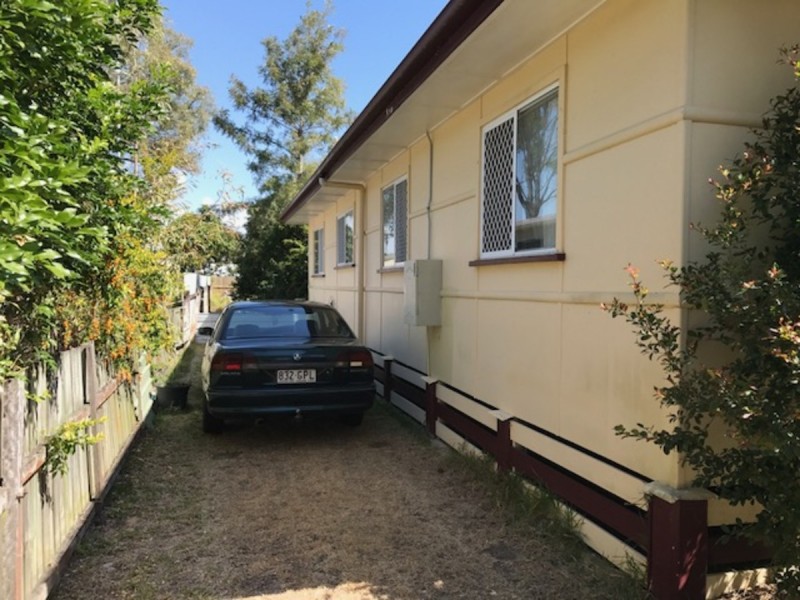 10 Lalroy Street, Beachmere QLD 4510