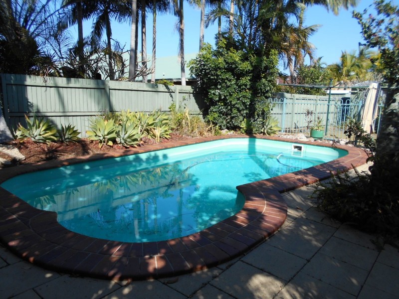 11 Kirk Place, Sandstone Point QLD 4511