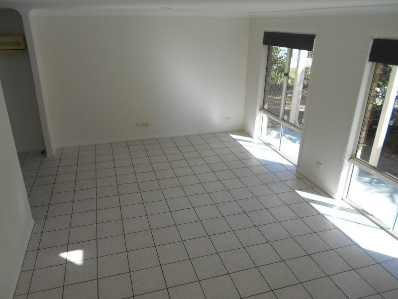 11 Kirk Place, Sandstone Point QLD 4511
