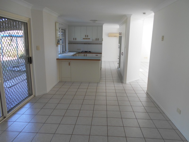 11 Kirk Place, Sandstone Point QLD 4511