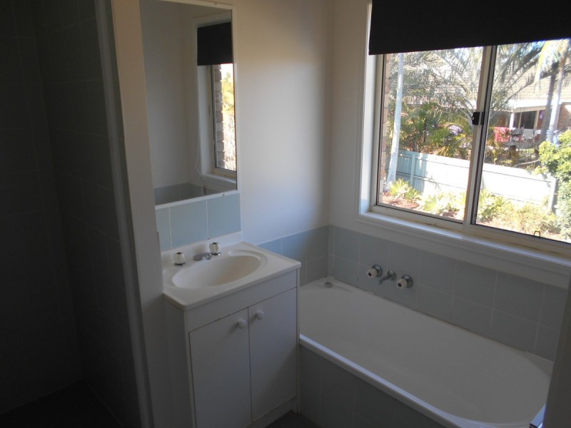 11 Kirk Place, Sandstone Point QLD 4511