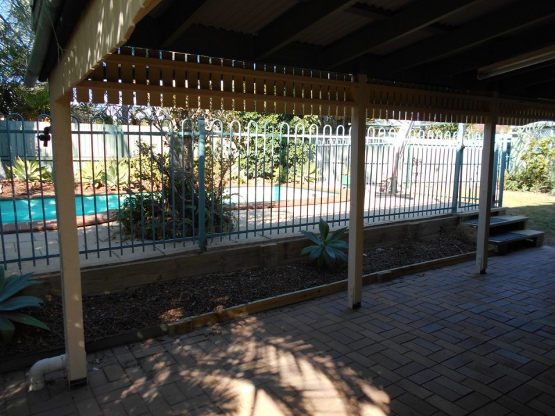 11 Kirk Place, Sandstone Point QLD 4511