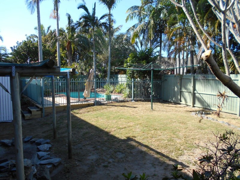 11 Kirk Place, Sandstone Point QLD 4511