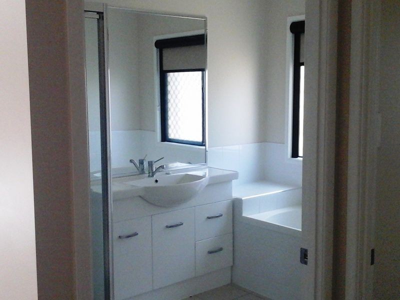 Sandstone Point QLD 4511