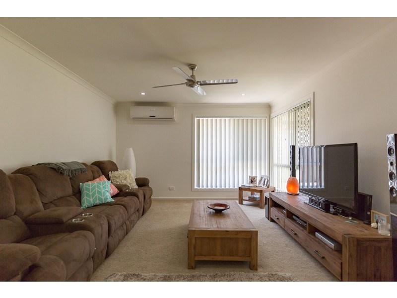 13 Broadleaf Place, Ningi QLD 4511