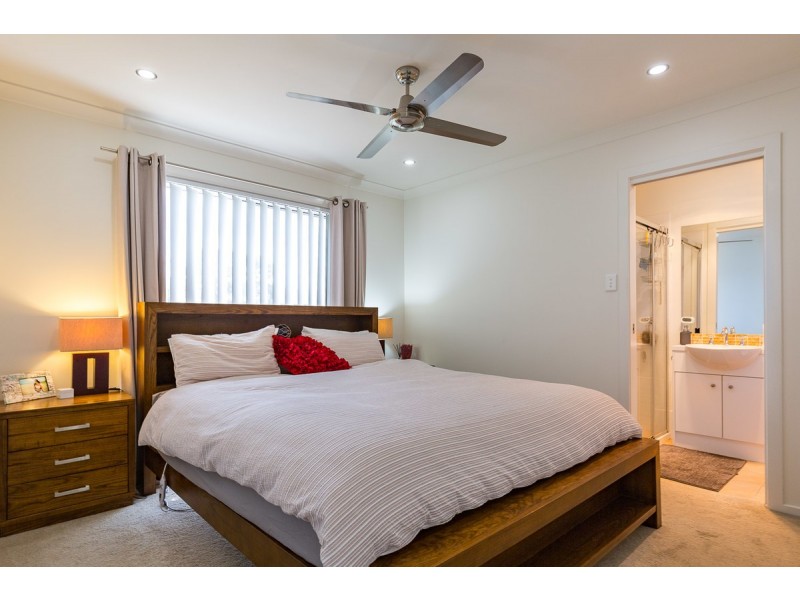 13 Broadleaf Place, Ningi QLD 4511