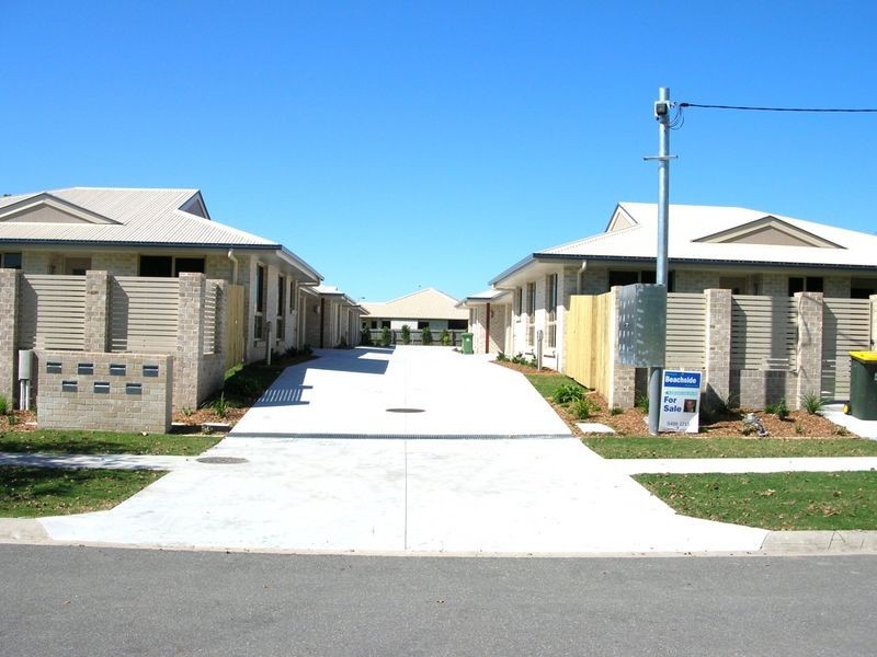 3/12 Second Ave, Beachmere QLD 4510
