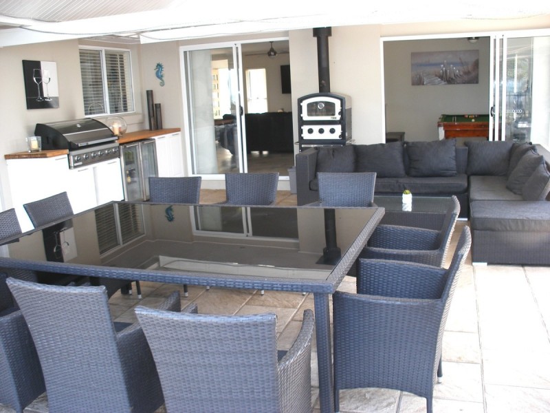 20 Bayside Drive, Beachmere QLD 4510