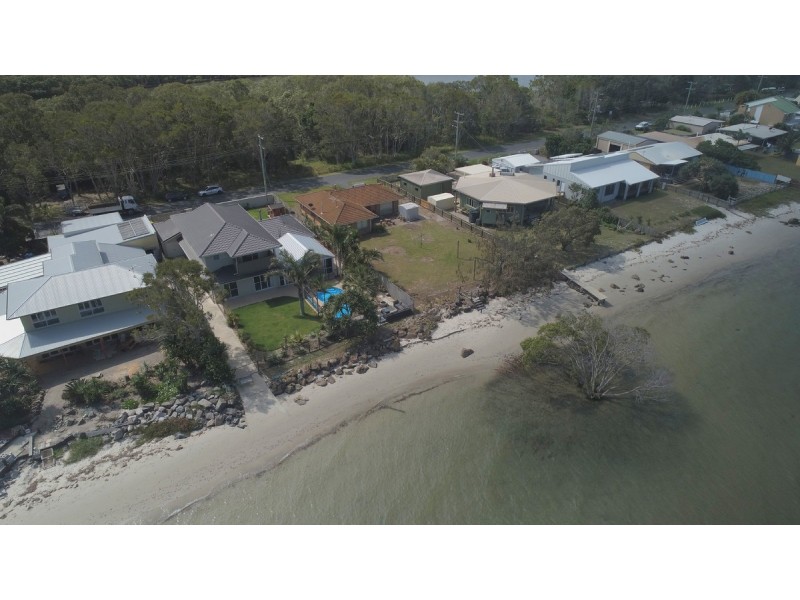 20 Bayside Drive, Beachmere QLD 4510