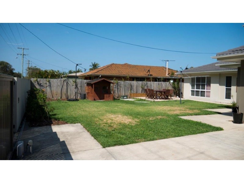 20 Bayside Drive, Beachmere QLD 4510