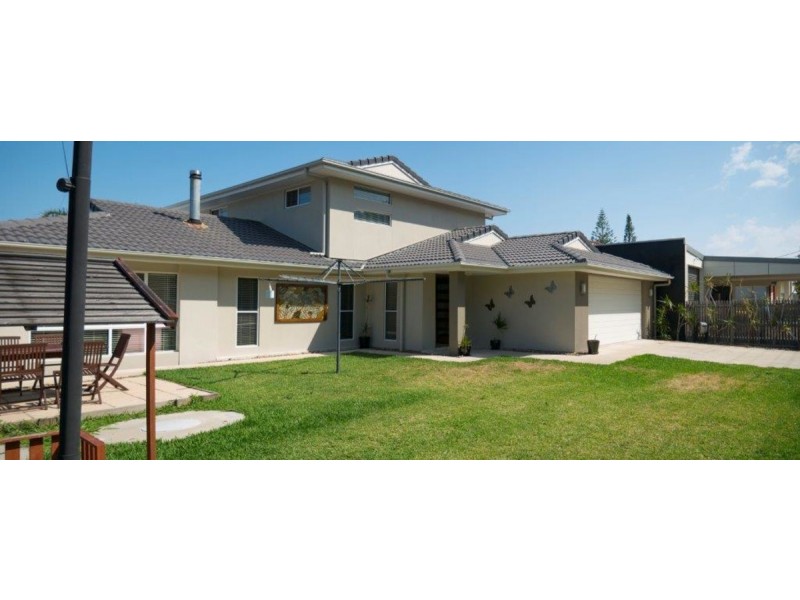 20 Bayside Drive, Beachmere QLD 4510