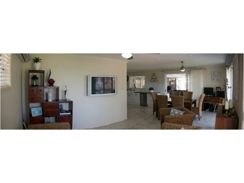 20 Bayside Drive, Beachmere QLD 4510