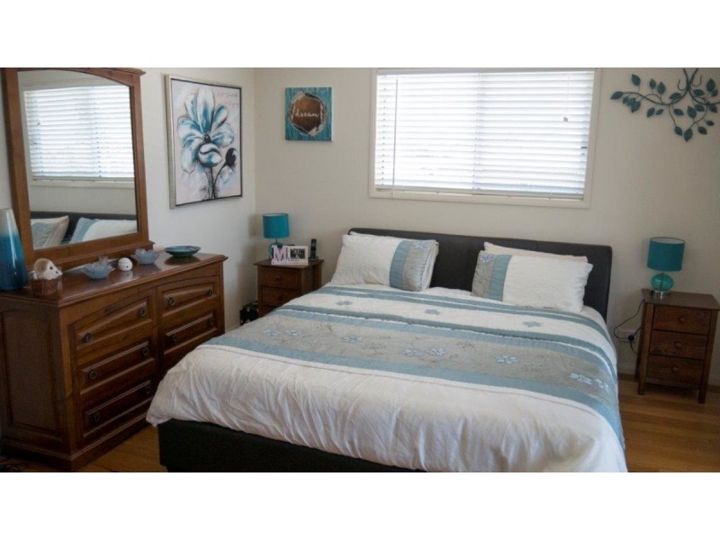 20 Bayside Drive, Beachmere QLD 4510