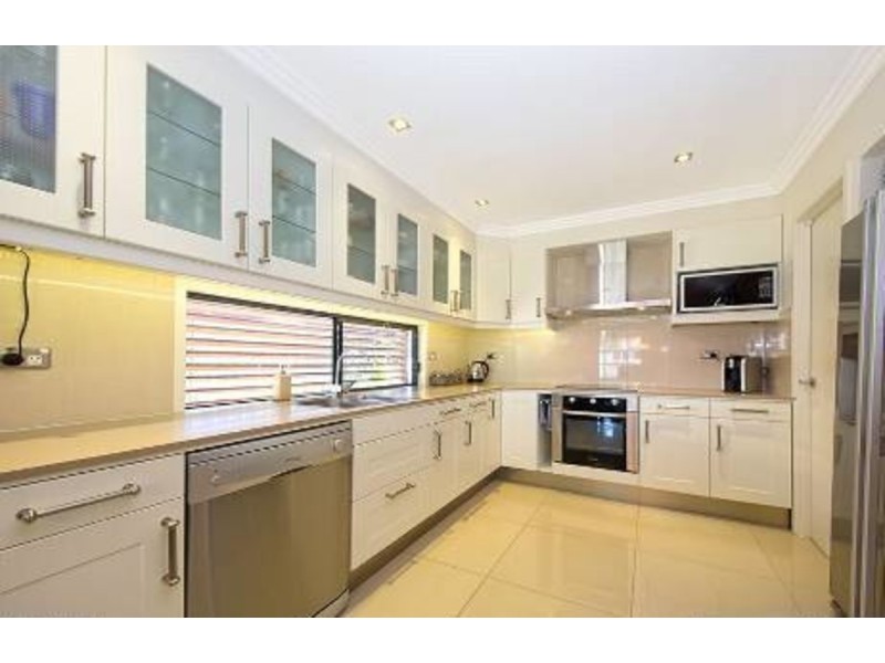 28 Cumming Street, Bongaree QLD 4507