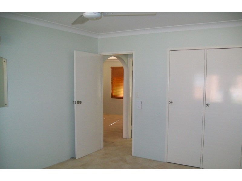 4/9 Hall Avenue, Bongaree QLD 4507