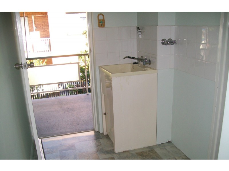 4/9 Hall Avenue, Bongaree QLD 4507