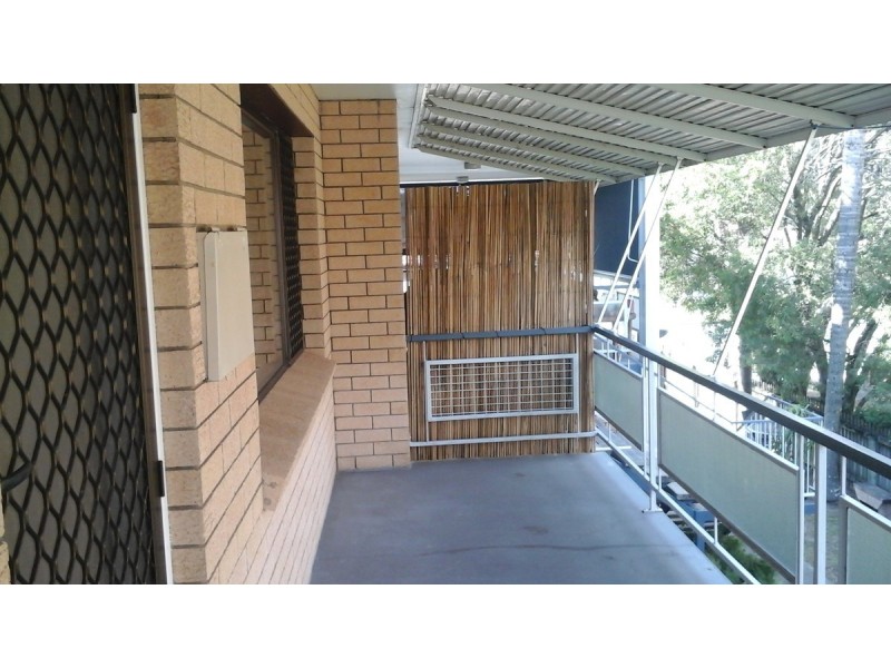4/9 Hall Avenue, Bongaree QLD 4507