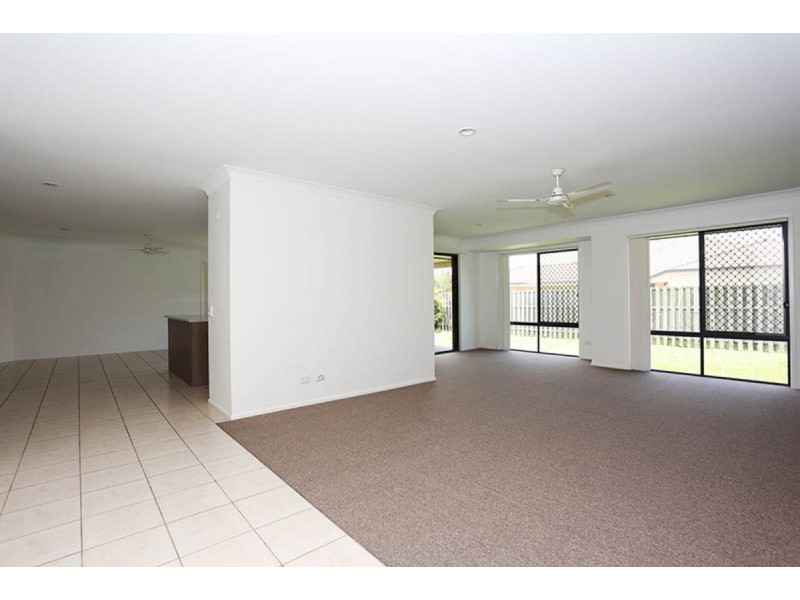 316 Bestmann Road, Sandstone Point QLD 4511