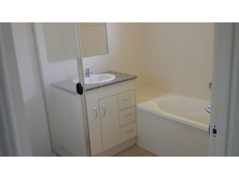 15 Yaraan Crescent, Beachmere QLD 4510