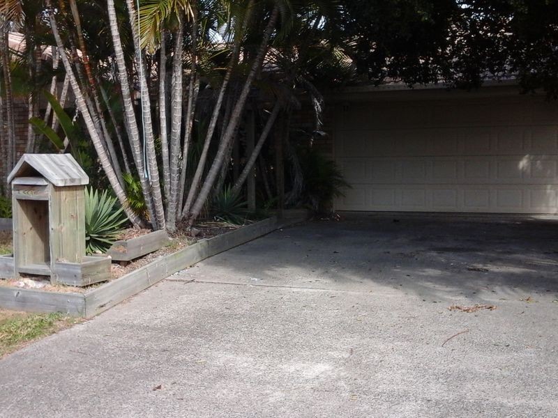 9 Mackerel Street, Sandstone Point QLD 4511